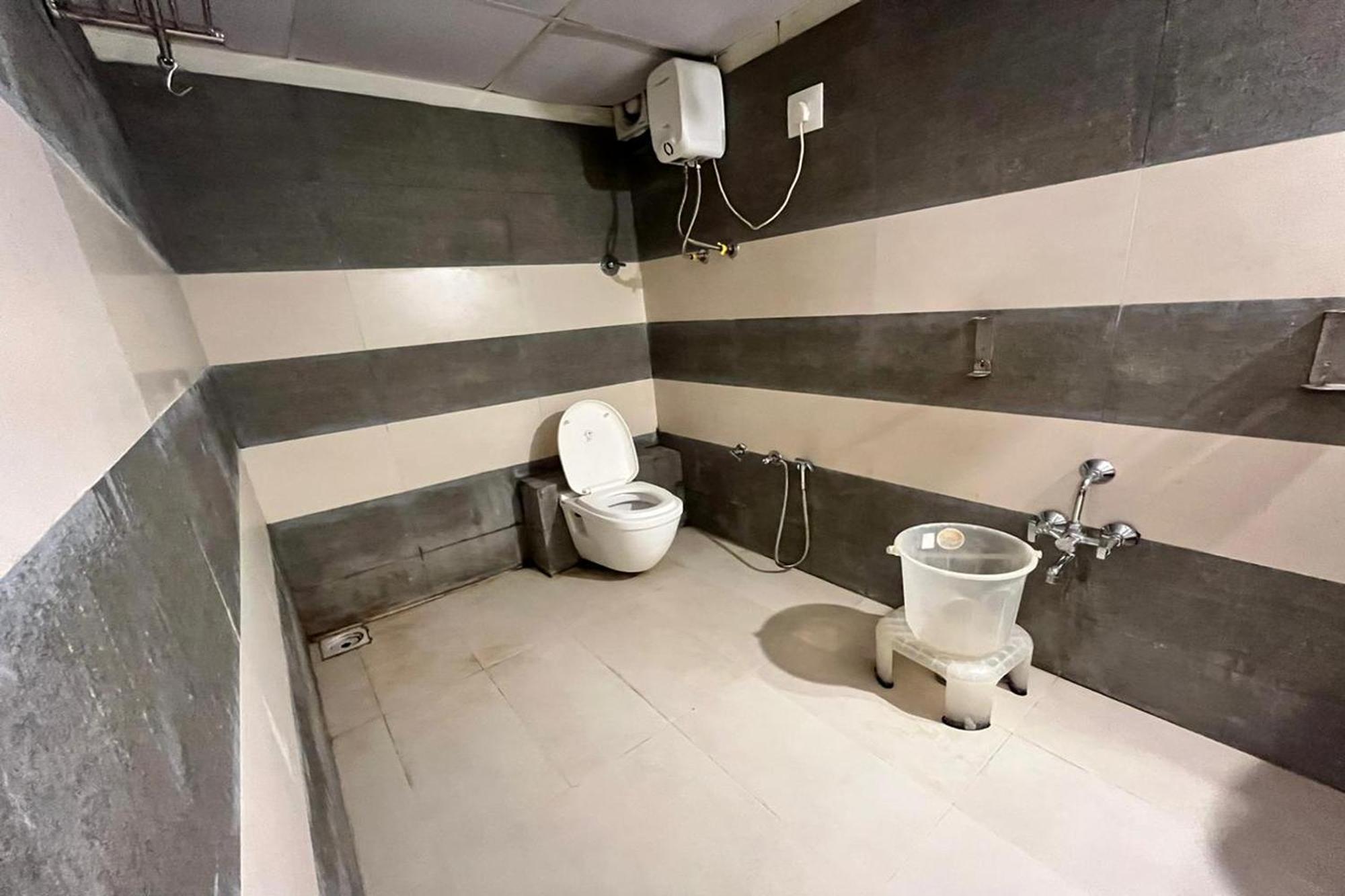 Hotel Kalyan Palace Batwa ภายนอก รูปภาพ