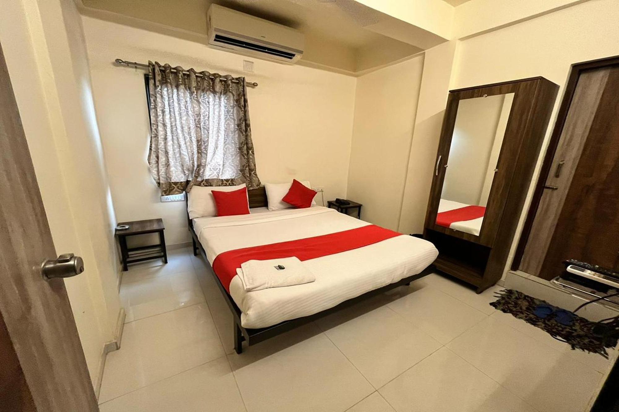 Hotel Kalyan Palace Batwa ภายนอก รูปภาพ