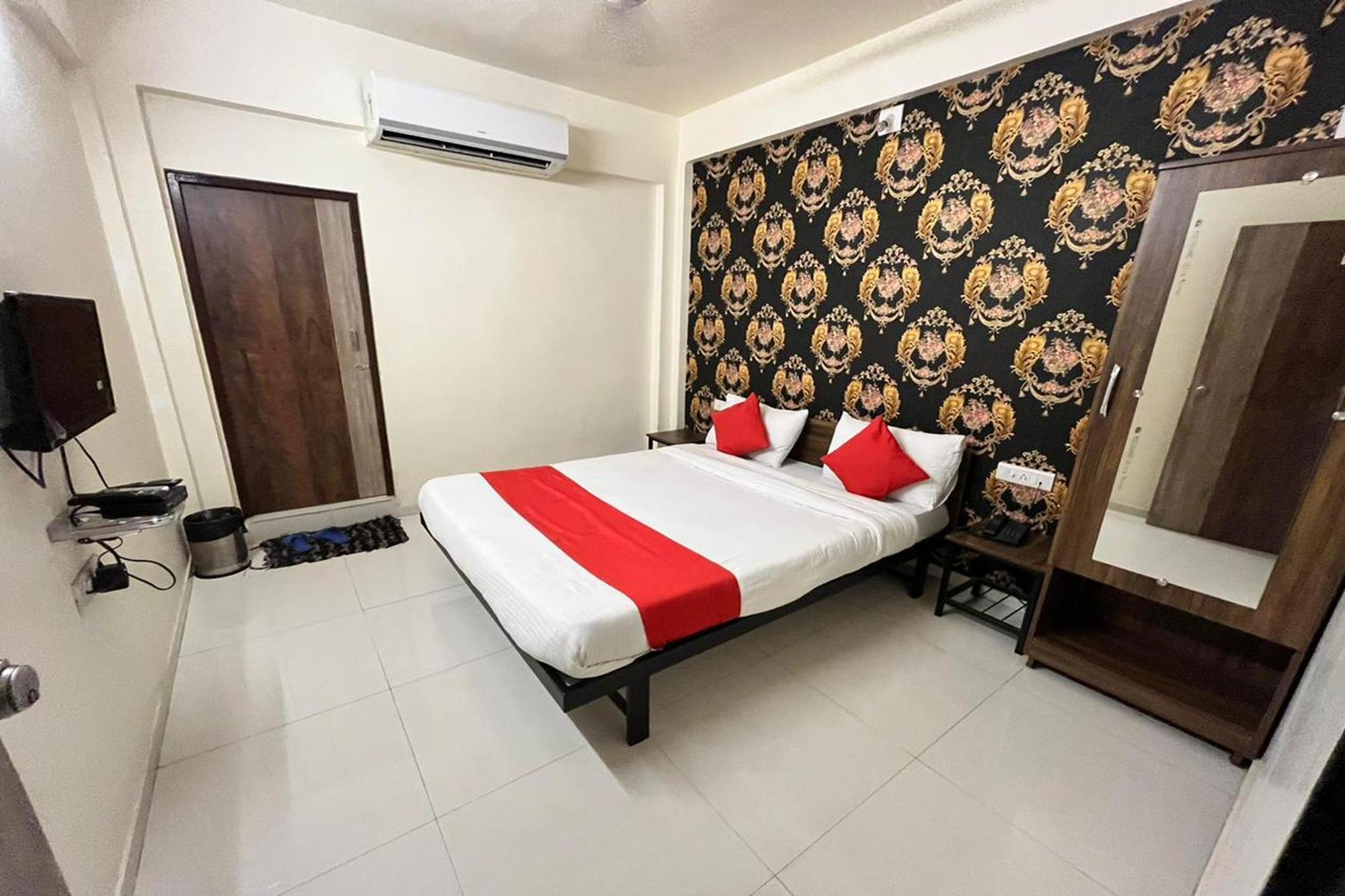 Hotel Kalyan Palace Batwa ภายนอก รูปภาพ