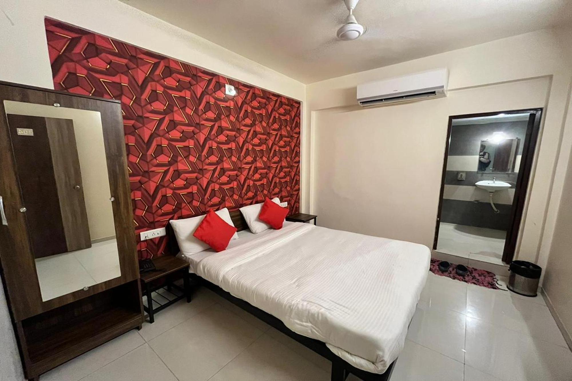 Hotel Kalyan Palace Batwa ภายนอก รูปภาพ