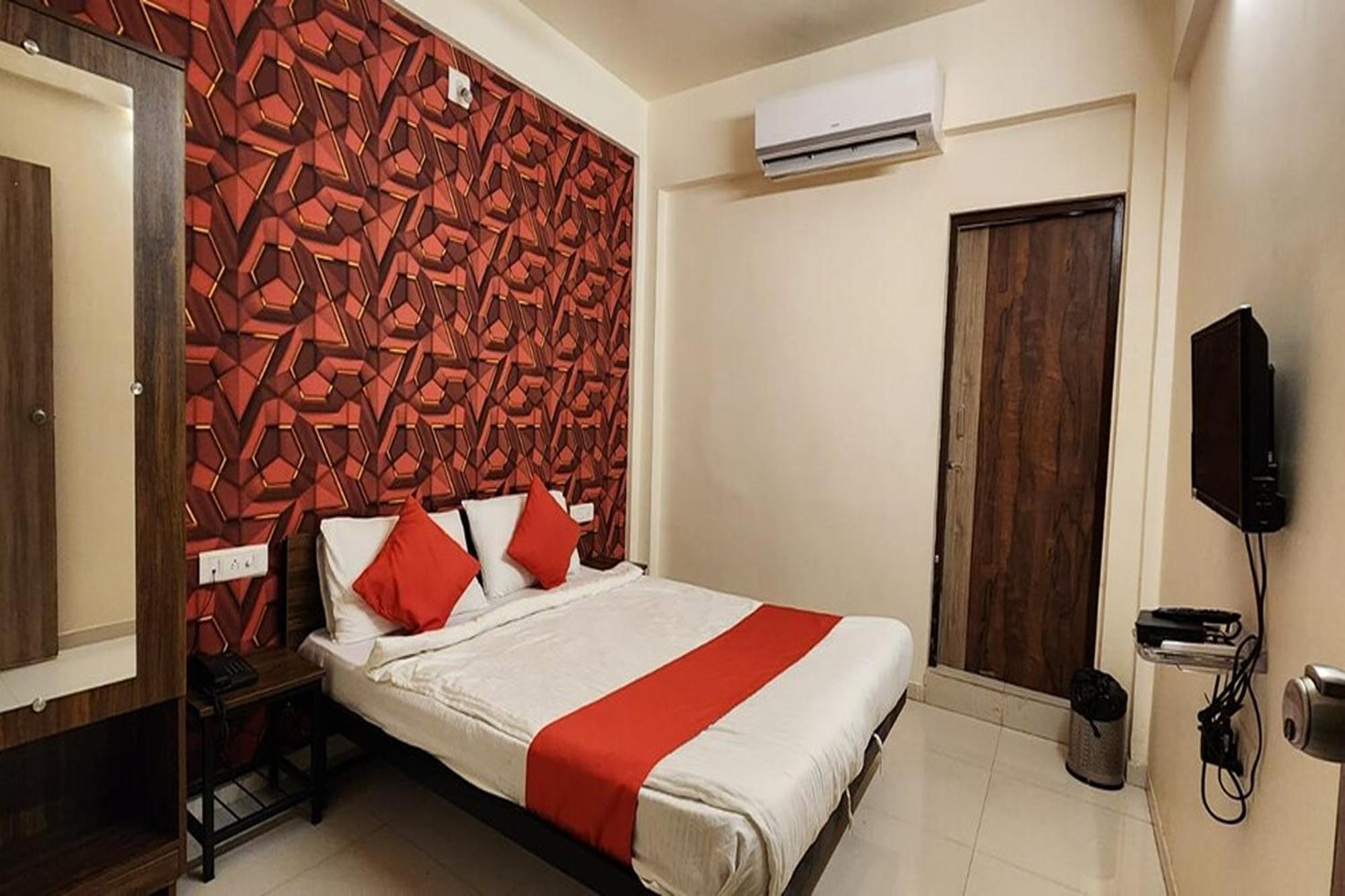 Hotel Kalyan Palace Batwa ภายนอก รูปภาพ