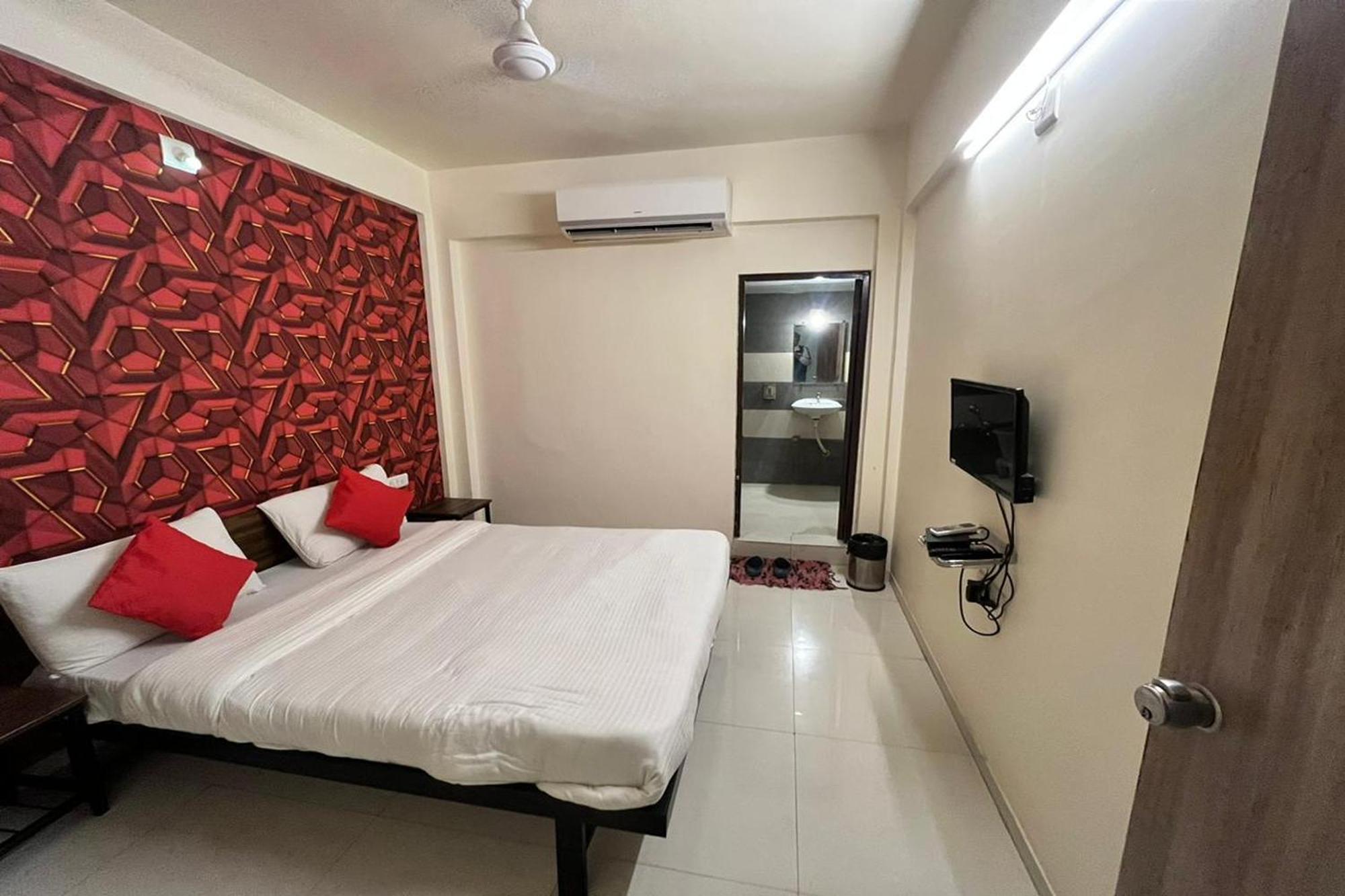 Hotel Kalyan Palace Batwa ภายนอก รูปภาพ
