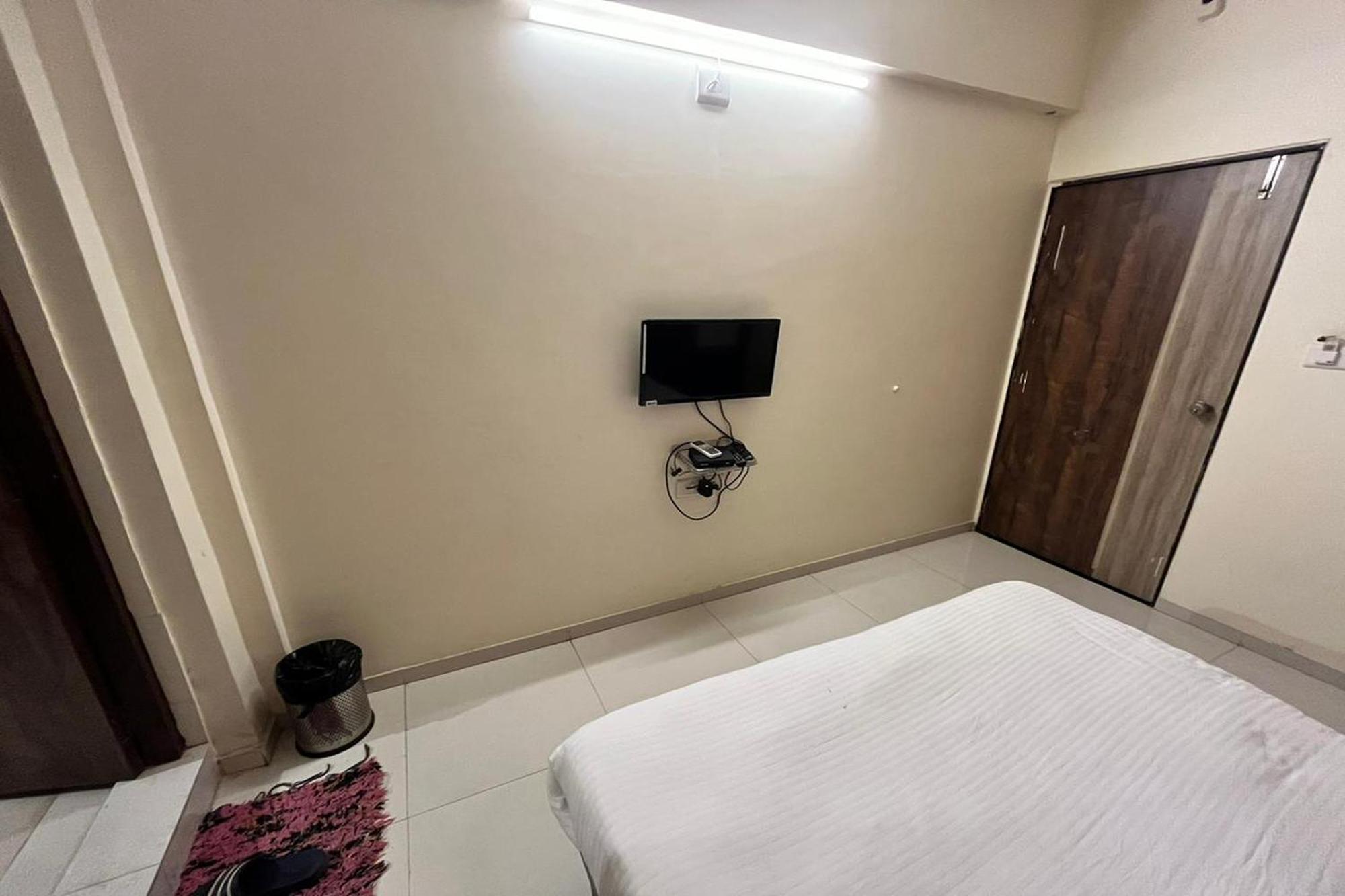 Hotel Kalyan Palace Batwa ภายนอก รูปภาพ
