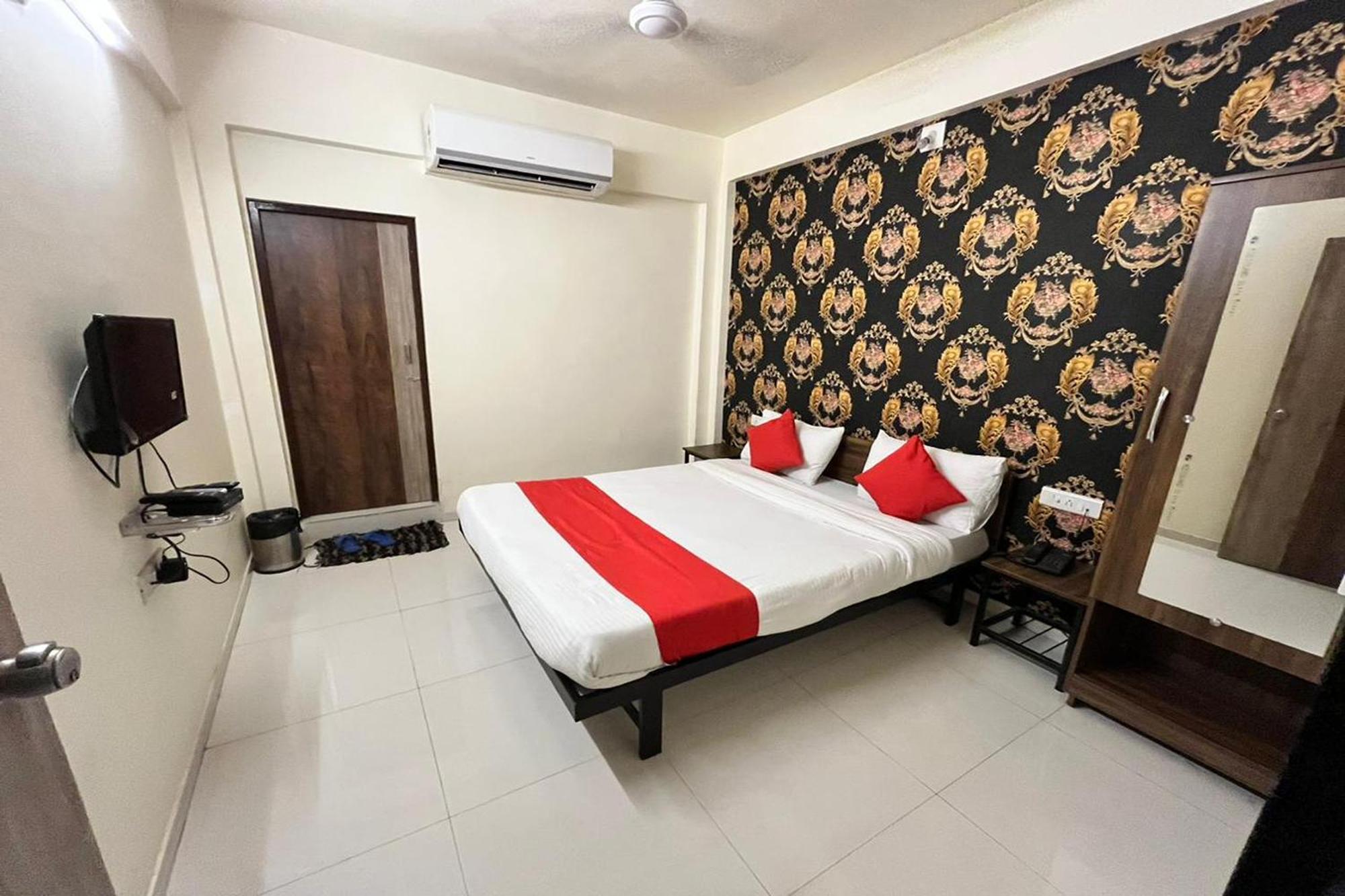 Hotel Kalyan Palace Batwa ภายนอก รูปภาพ