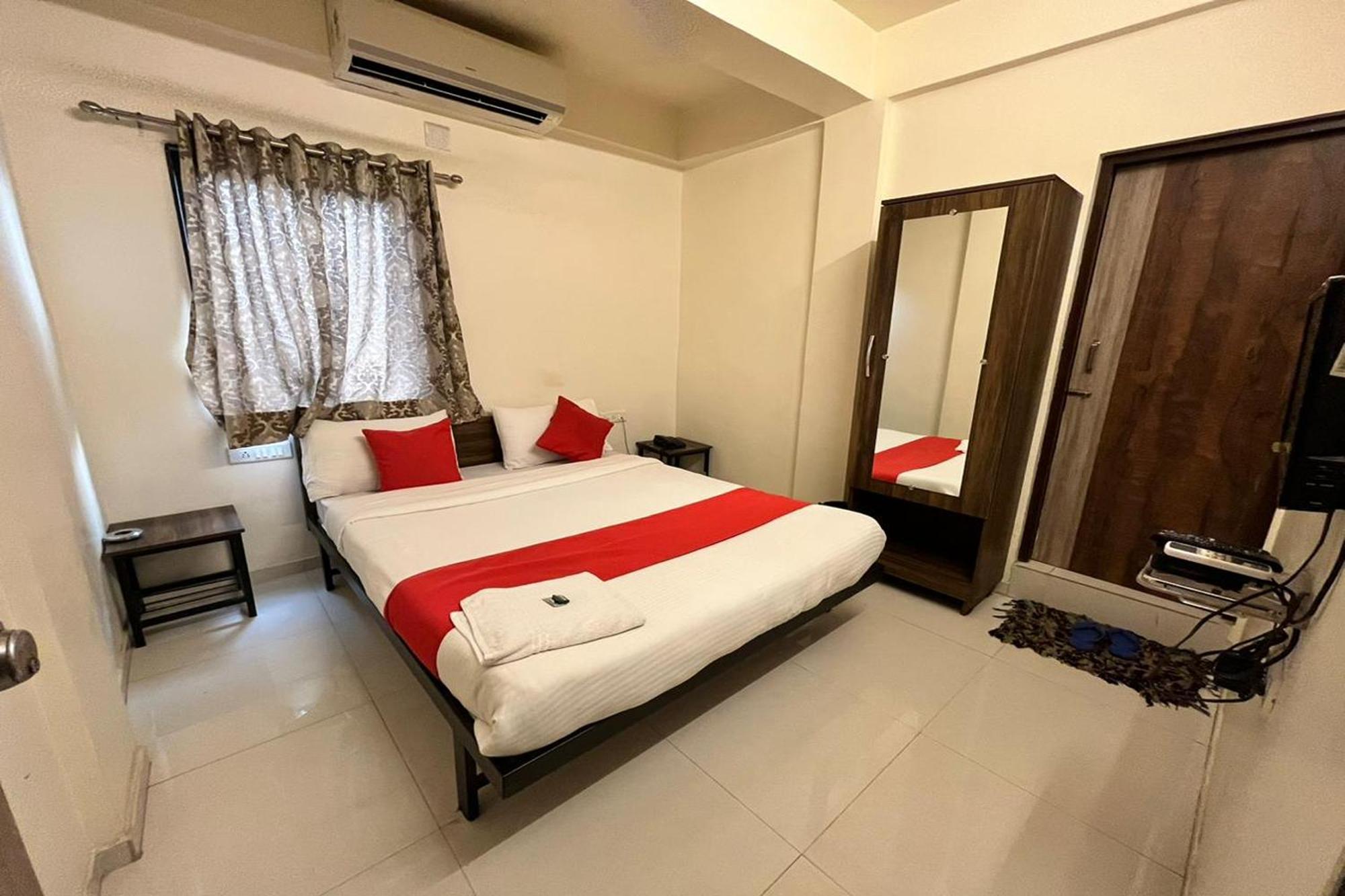 Hotel Kalyan Palace Batwa ภายนอก รูปภาพ